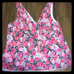 Torrid Size 1 Flower and Skulls V neck top